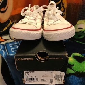White converse size 2.5