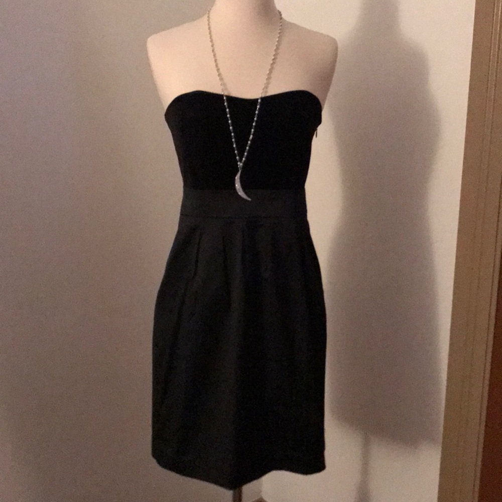 Elegant party dress by Banana Republic