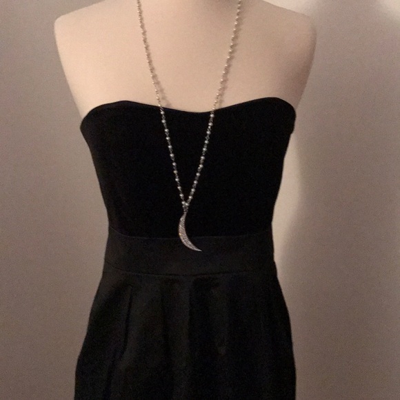Elegant party dress by Banana Republic - Picture 2 of 4