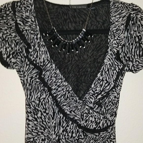 The Limited Blouse - Picture 2 of 3