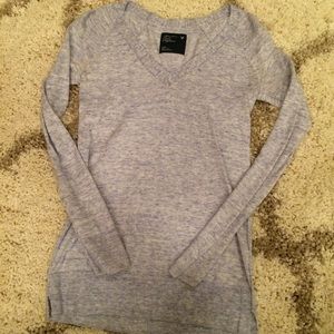 American Eagle Heather Blue VNeck Sweater