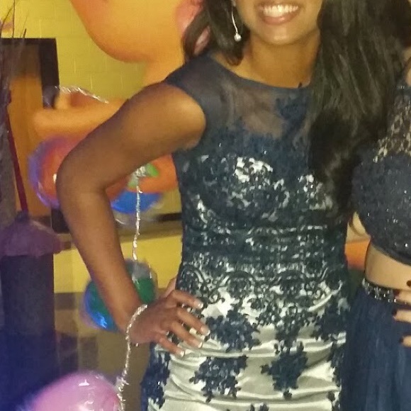 Navy blue homecoming dress size 2 - Picture 2 of 6