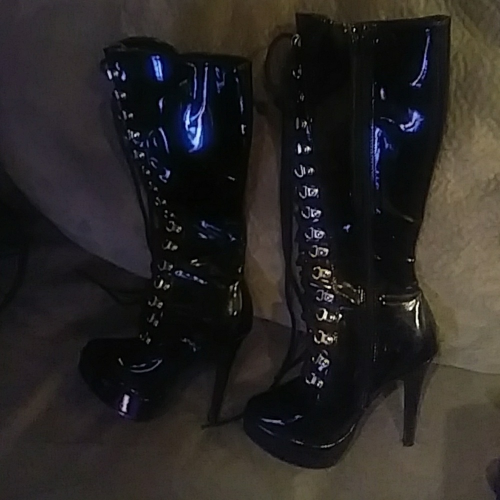 LACE-UP PLATFORM HEELED PATTEN LEATHER BOOTS