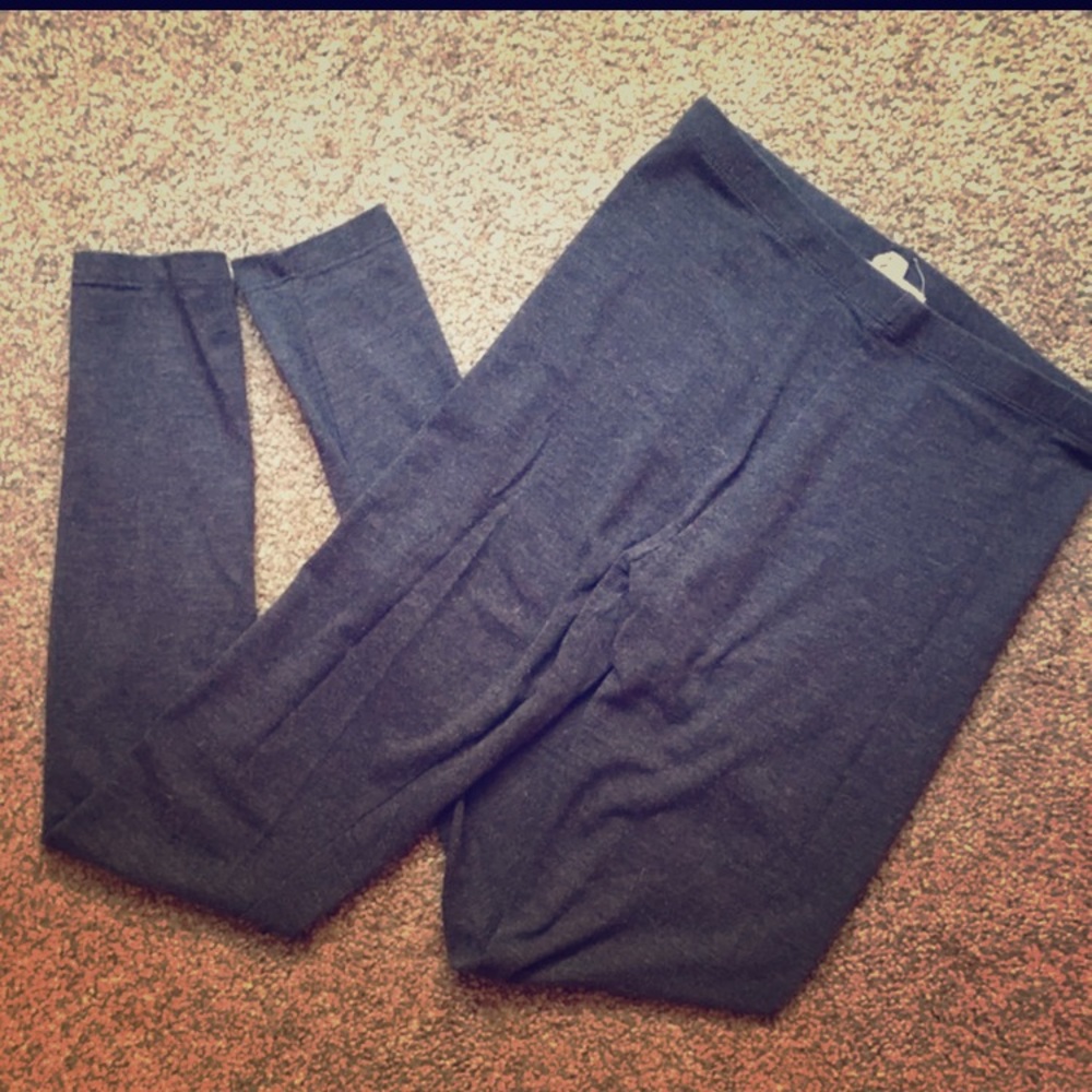 Gray leggings (2).