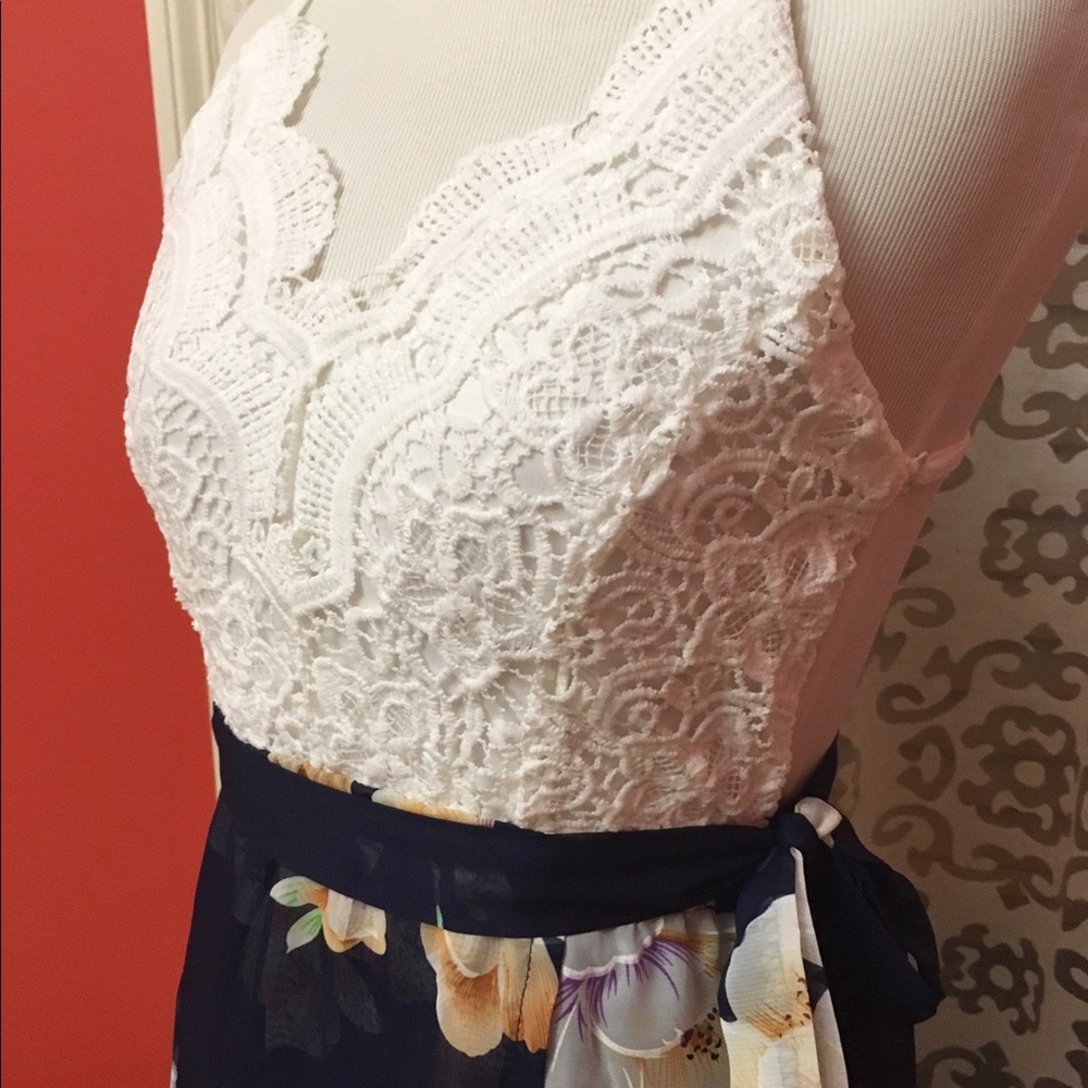 *LAST ONE* White Crochet Halter & Floral Dress - Picture 3 of 8