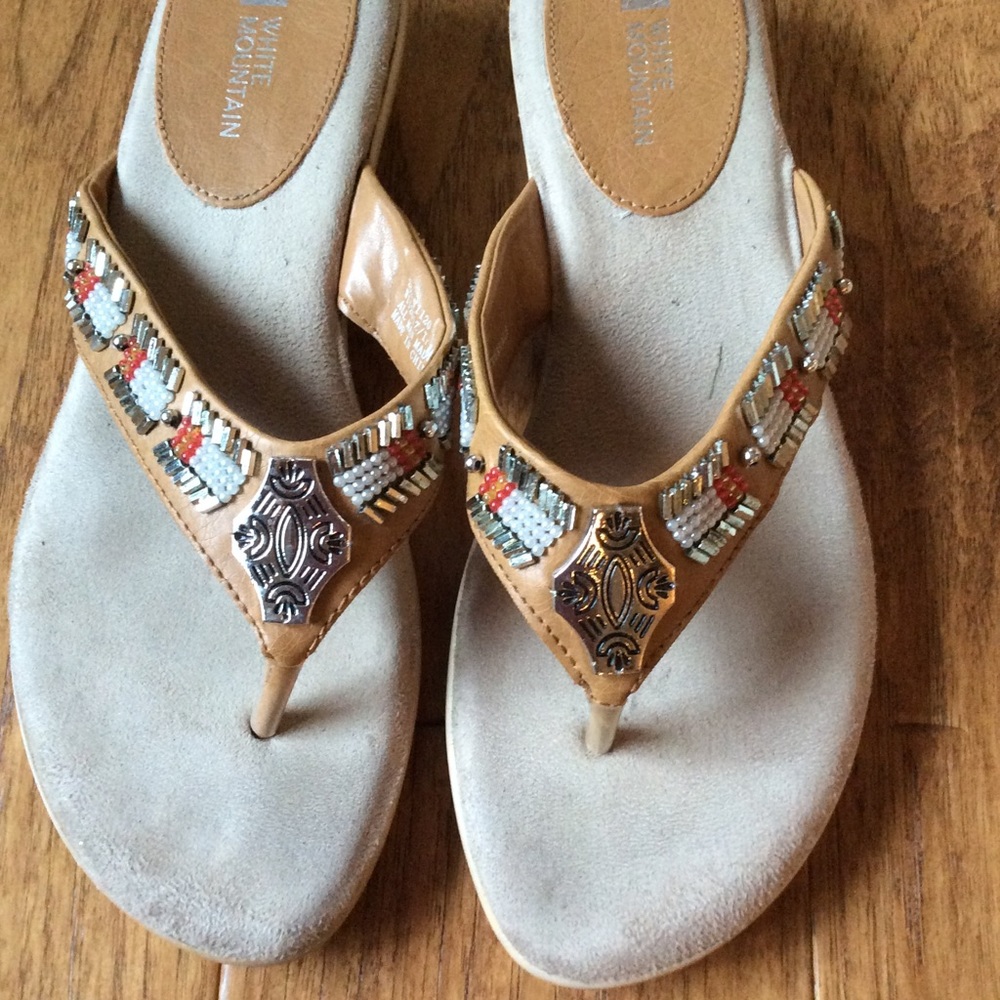 White Mountain leather thong sandals 7.5