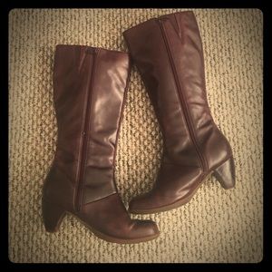 Dr. Martin Burgundy Heeled  Boots!