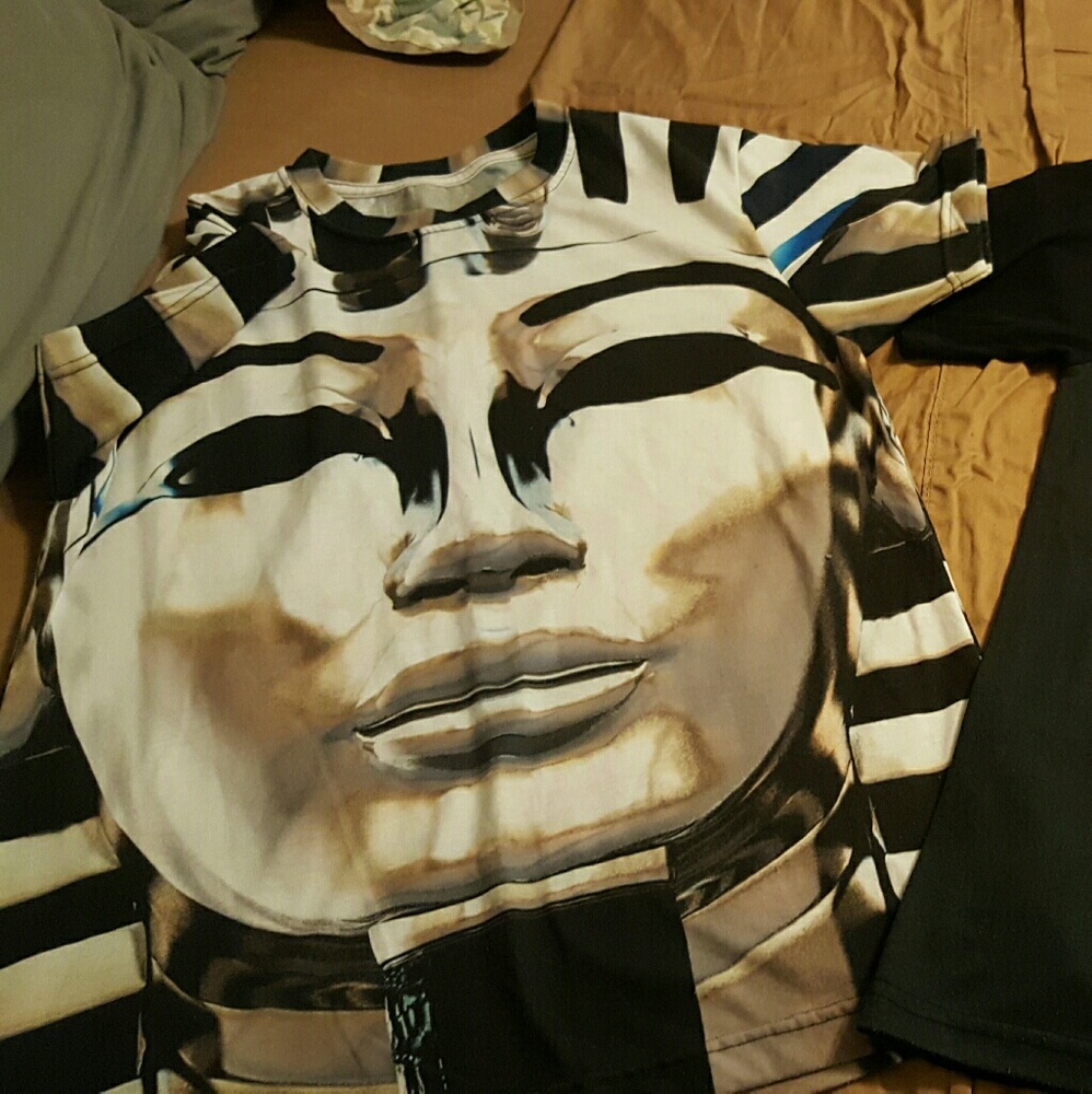 Bundle shirts with Egyptian and Mona-Lisa