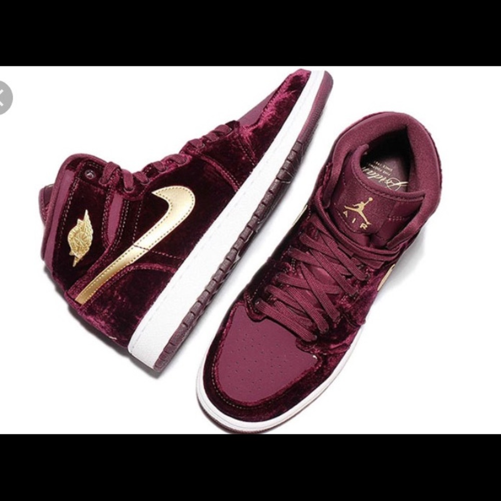 Jordan Retro 1 Velvet