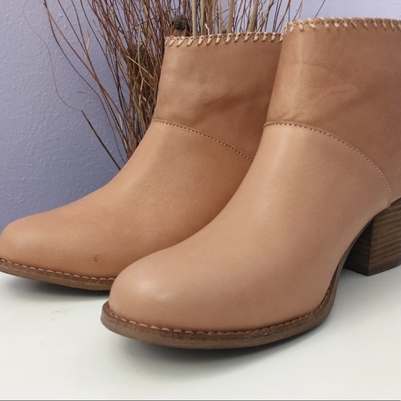 Toms Shoes - Toms Tan Full Grain Leather Leila Booties Shoes 9W
