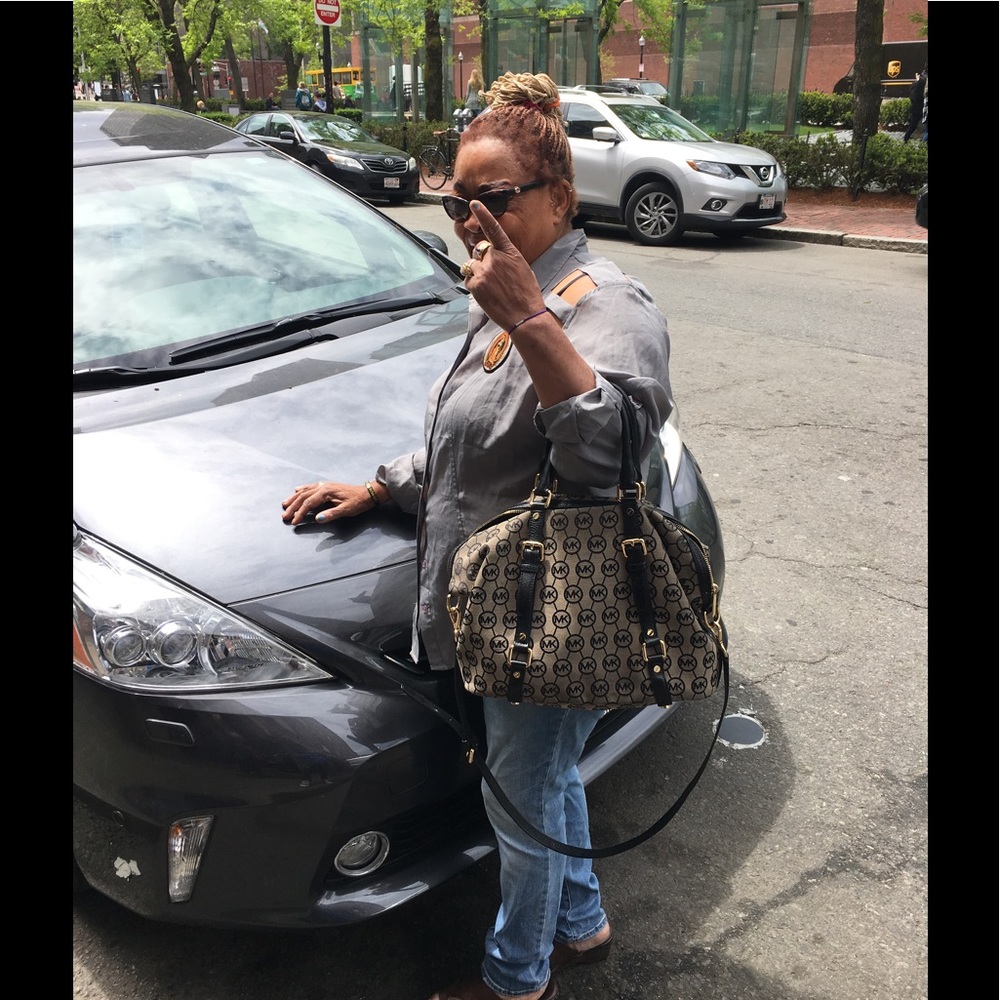 Meet your Posher, Mireille