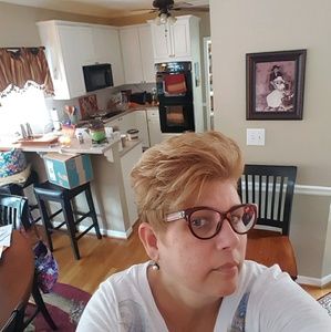 Meet your Posher, Nancy