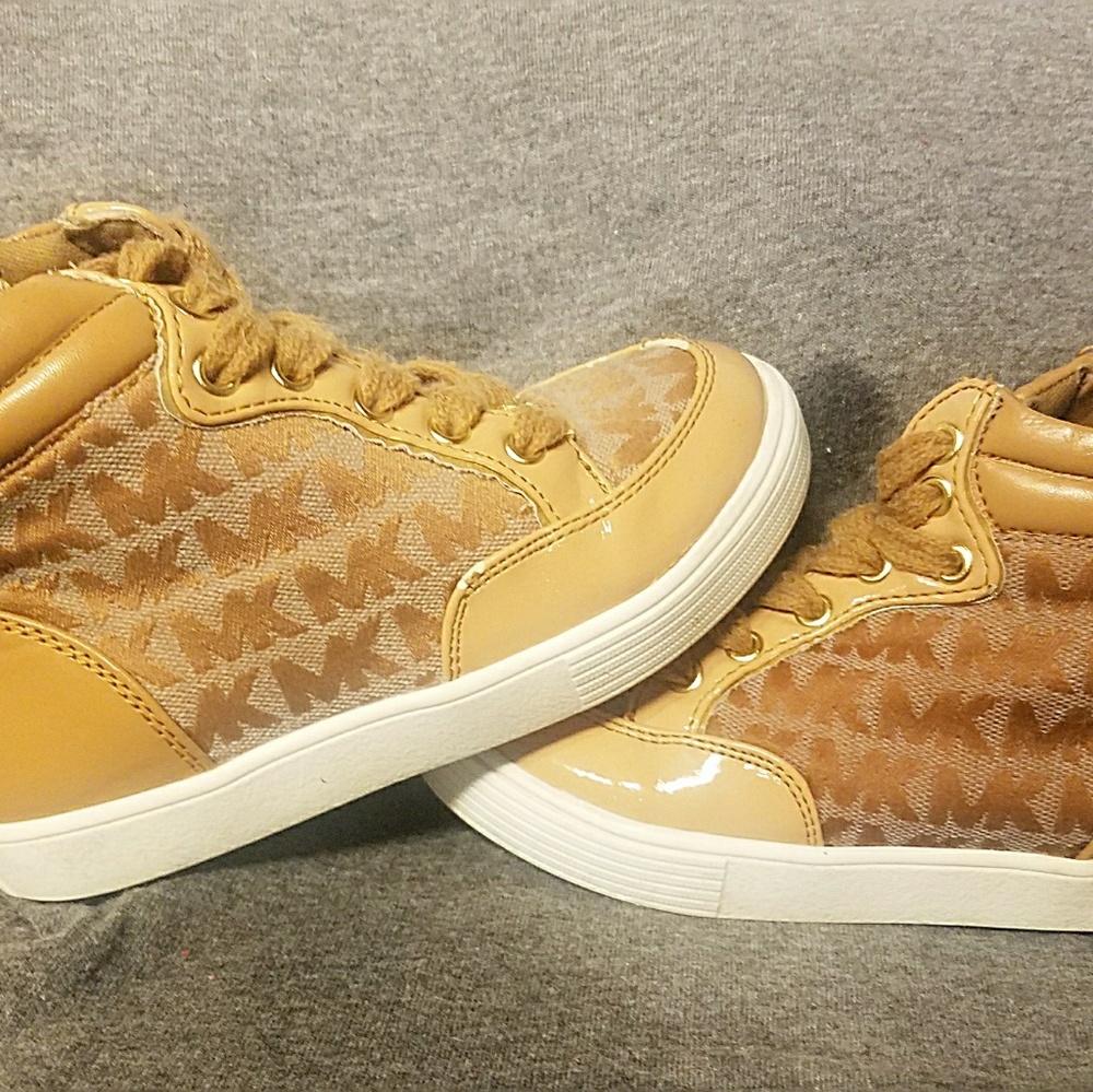 MK girls shoes
