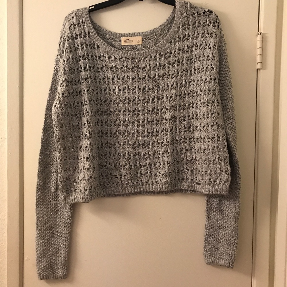 Ladies never worn gray crop sweater.
