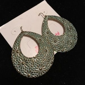 Gold and mint earrings