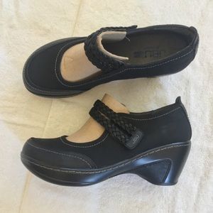 Jambu Mary Jane wedges