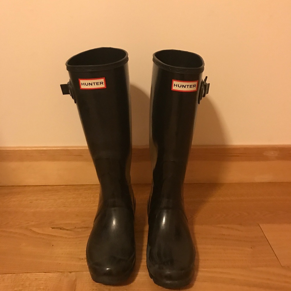 Women's glossy hunter rain boots size 7