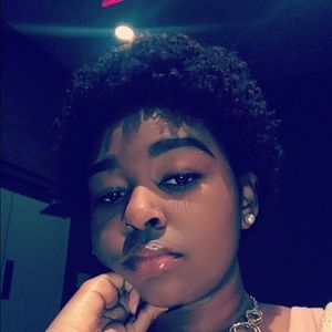 Meet your Posher, Alyssa