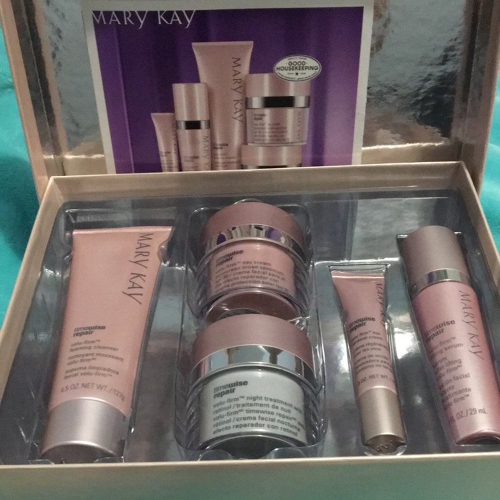 Mary Kay Timewise Repair set Brand New in the Box