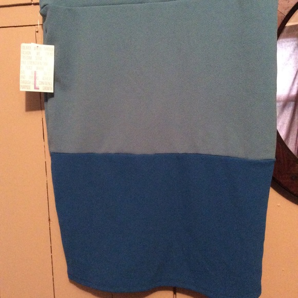 LuLaRoe outfit - Picture 2 of 4