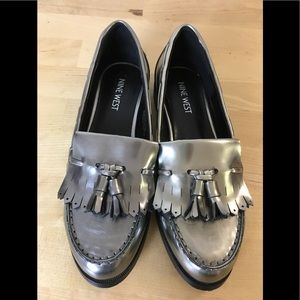 👽 Nine West Jonnie Tassel Silver Loafers 👽