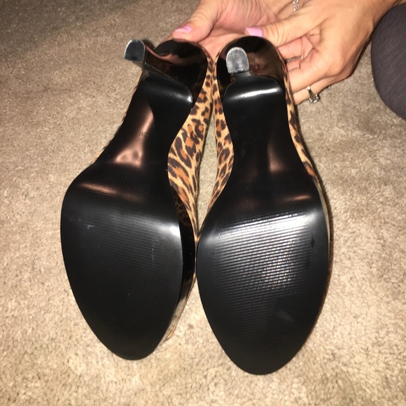 Guess leopard platform heels size 5 - Picture 2 of 3