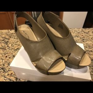 Kenneth Cole Wedges