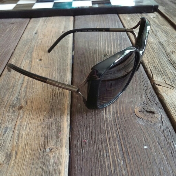PRICE REDUCED!! Women\'s Burberry sunglasses