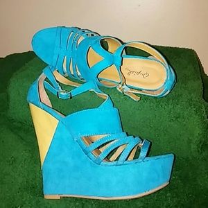 2 for 1 👠Qupid wedges👡