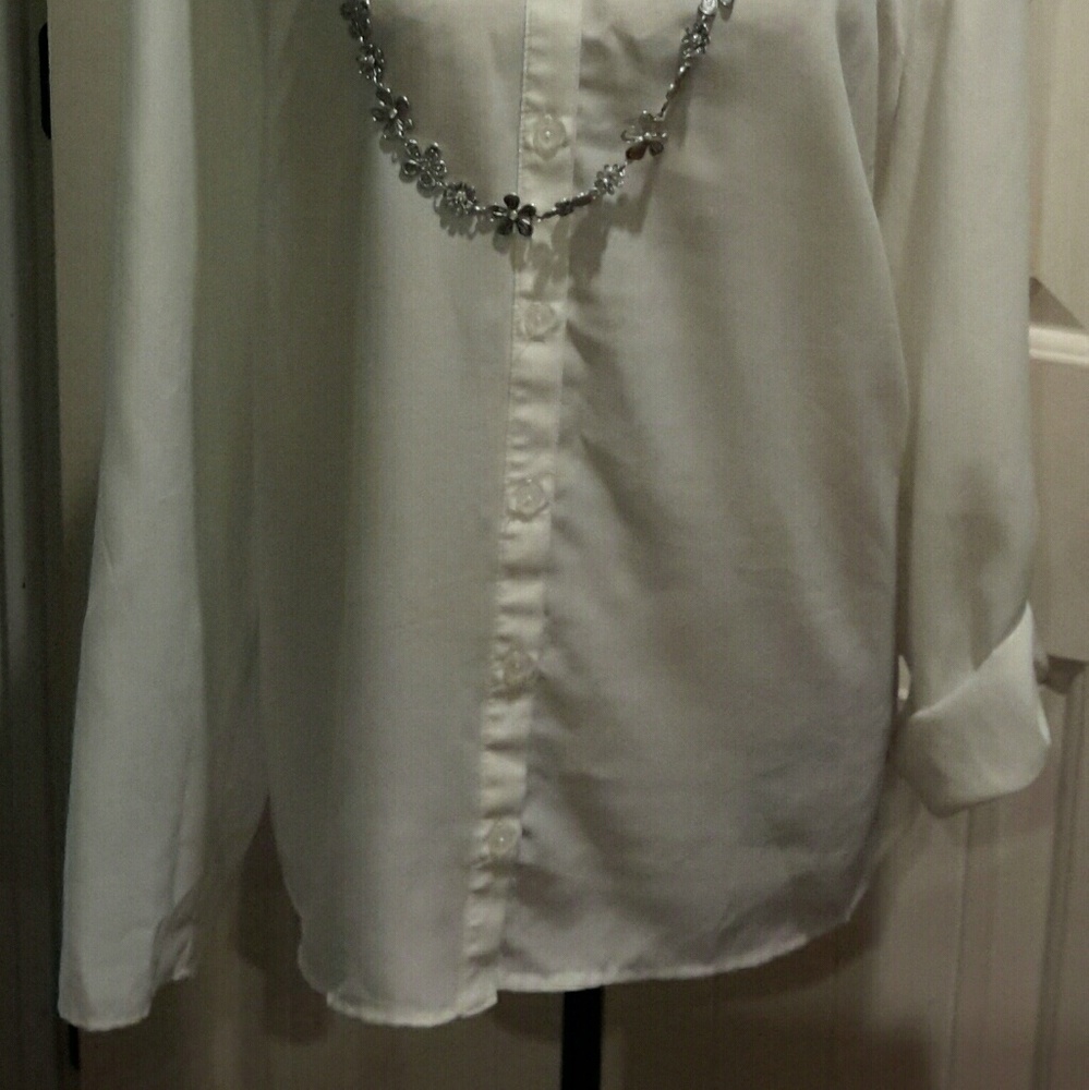 Blouse - Picture 2 of 7