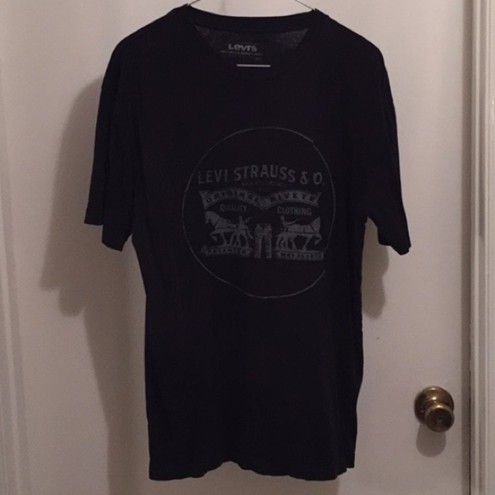 Levi Tee