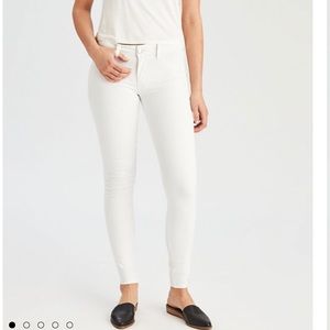 White super stretch AEO skinny jeans