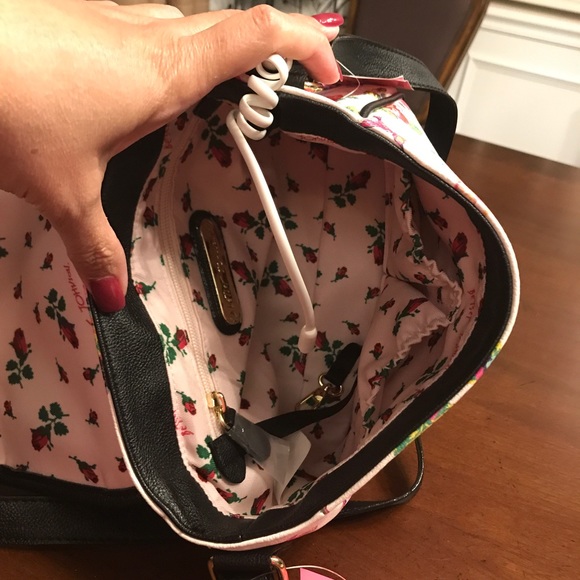 🌲 Betsey Johnson Retro Receiver Headset Crossbody - Picture 8 of 8