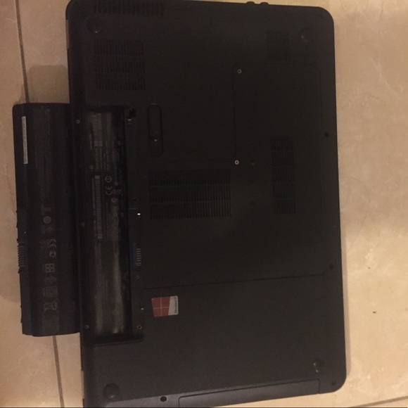 Laptop - Picture 3 of 8