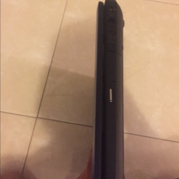 Laptop - Picture 4 of 8