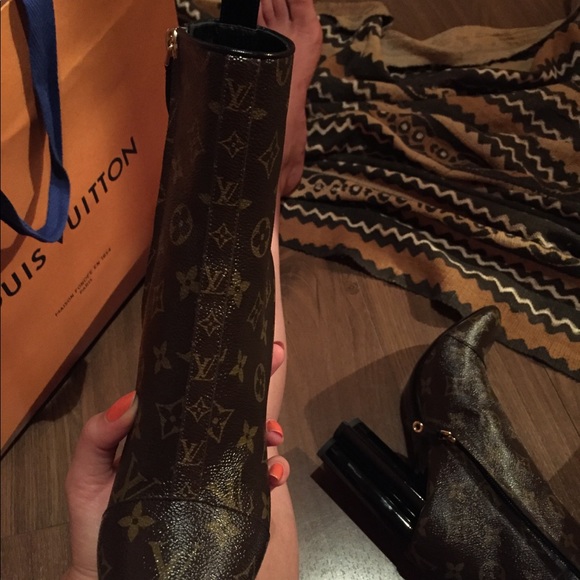 Louis Vuitton Limited Edition Runway - Picture 3 of 8