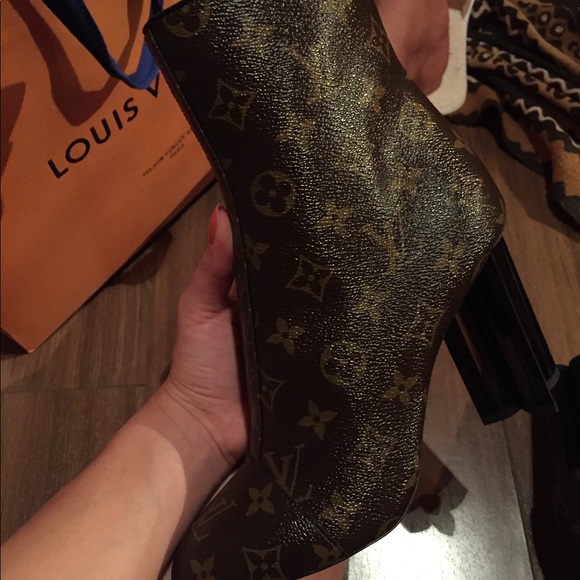 Louis Vuitton Limited Edition Runway - Picture 4 of 8