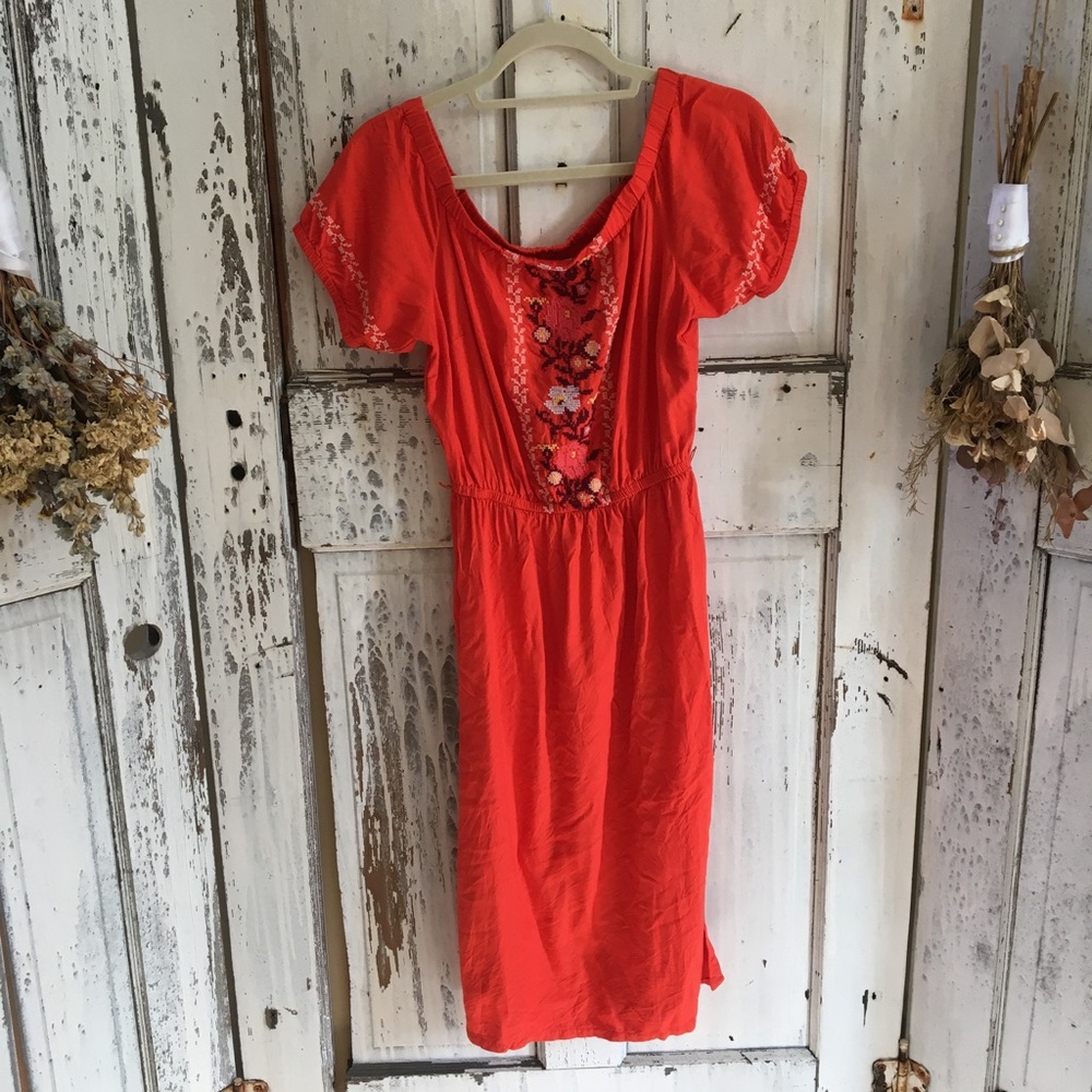Old navy embroidered dress