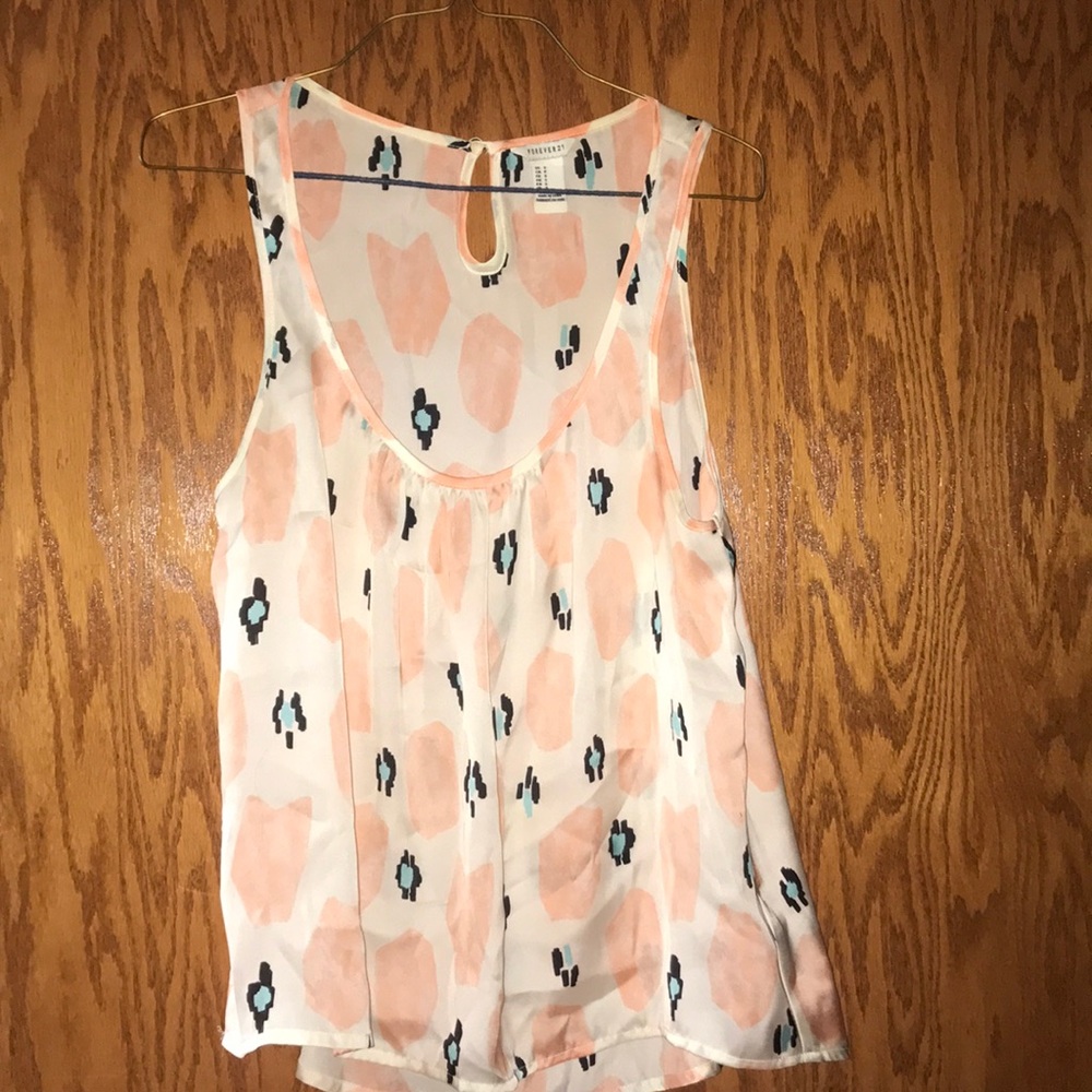 Loose patterned tank