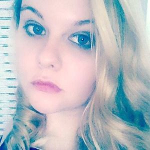 Meet your Posher, Alyssaqq