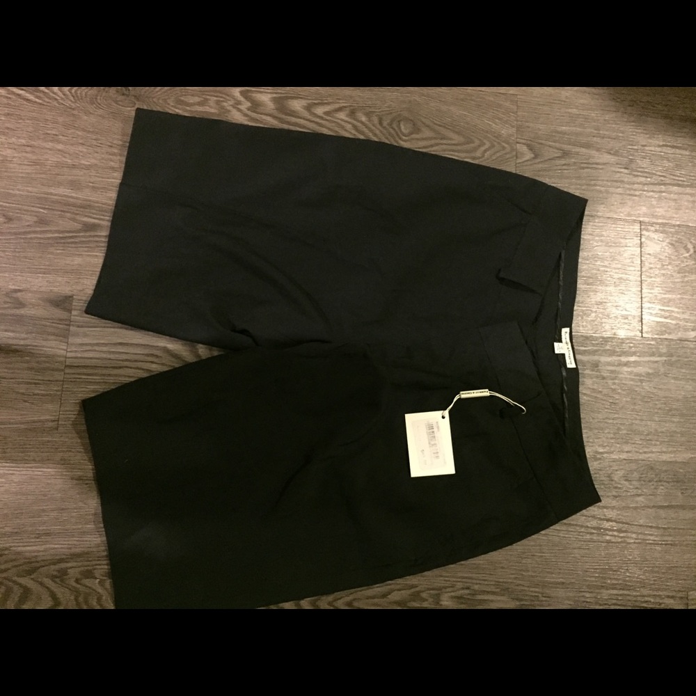 NEVER WORN shorts