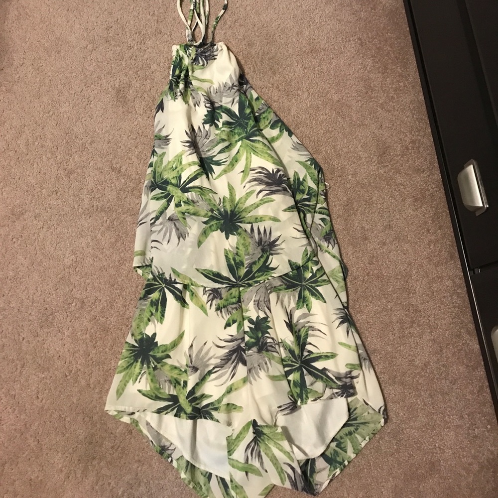 White with palm leaves Francesca's romper