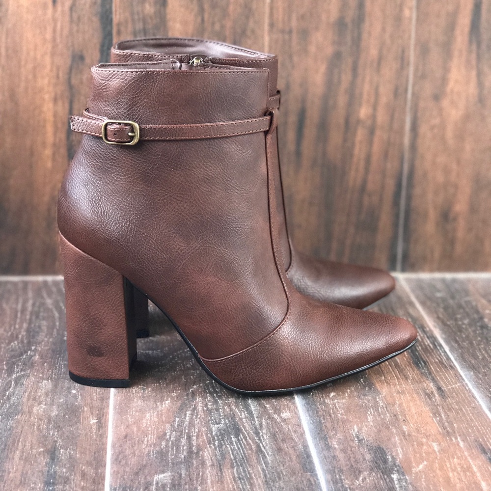 Chic Chunky Heel Brown Bootie - Picture 6 of 8