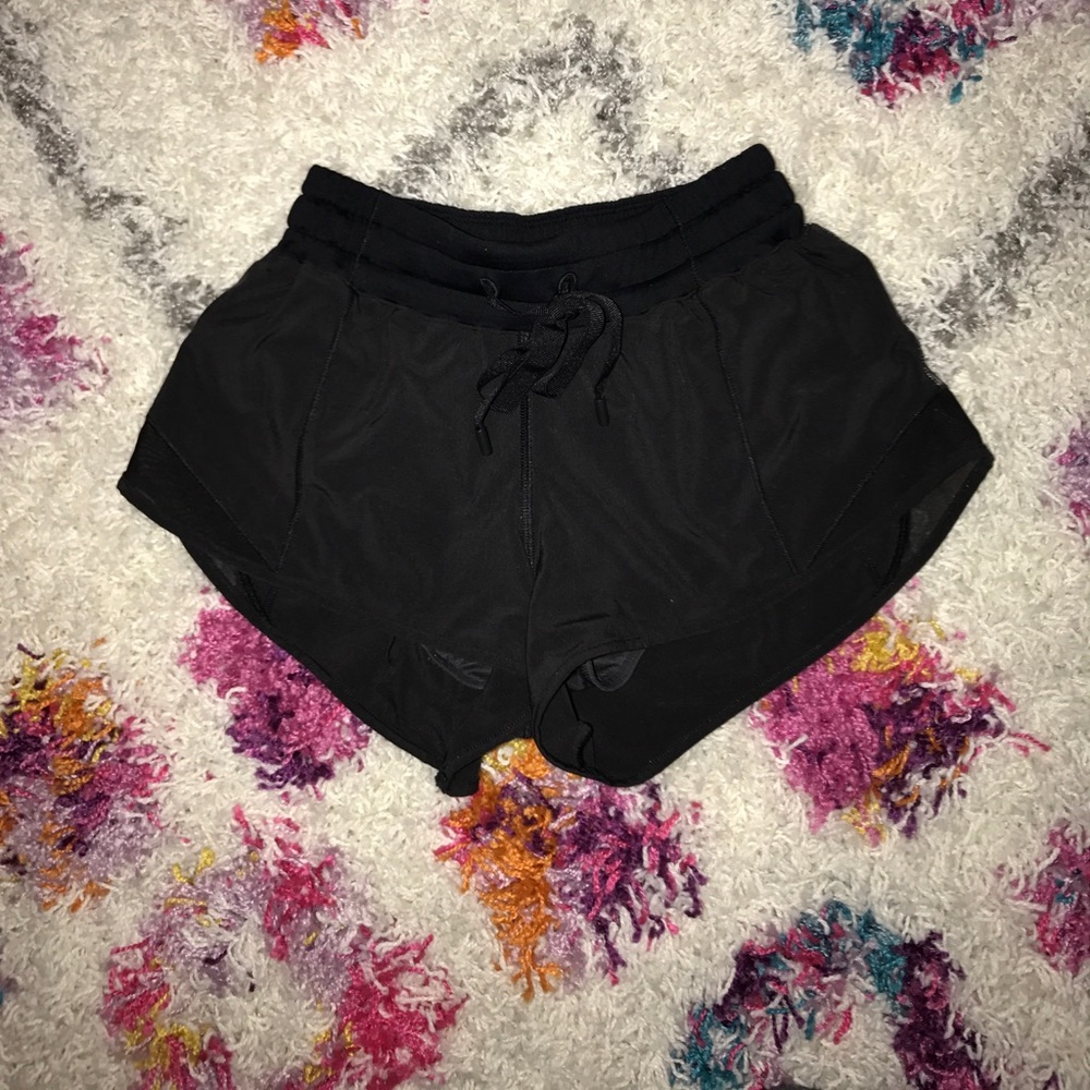 Lululemon black hotty hot shorts size 2