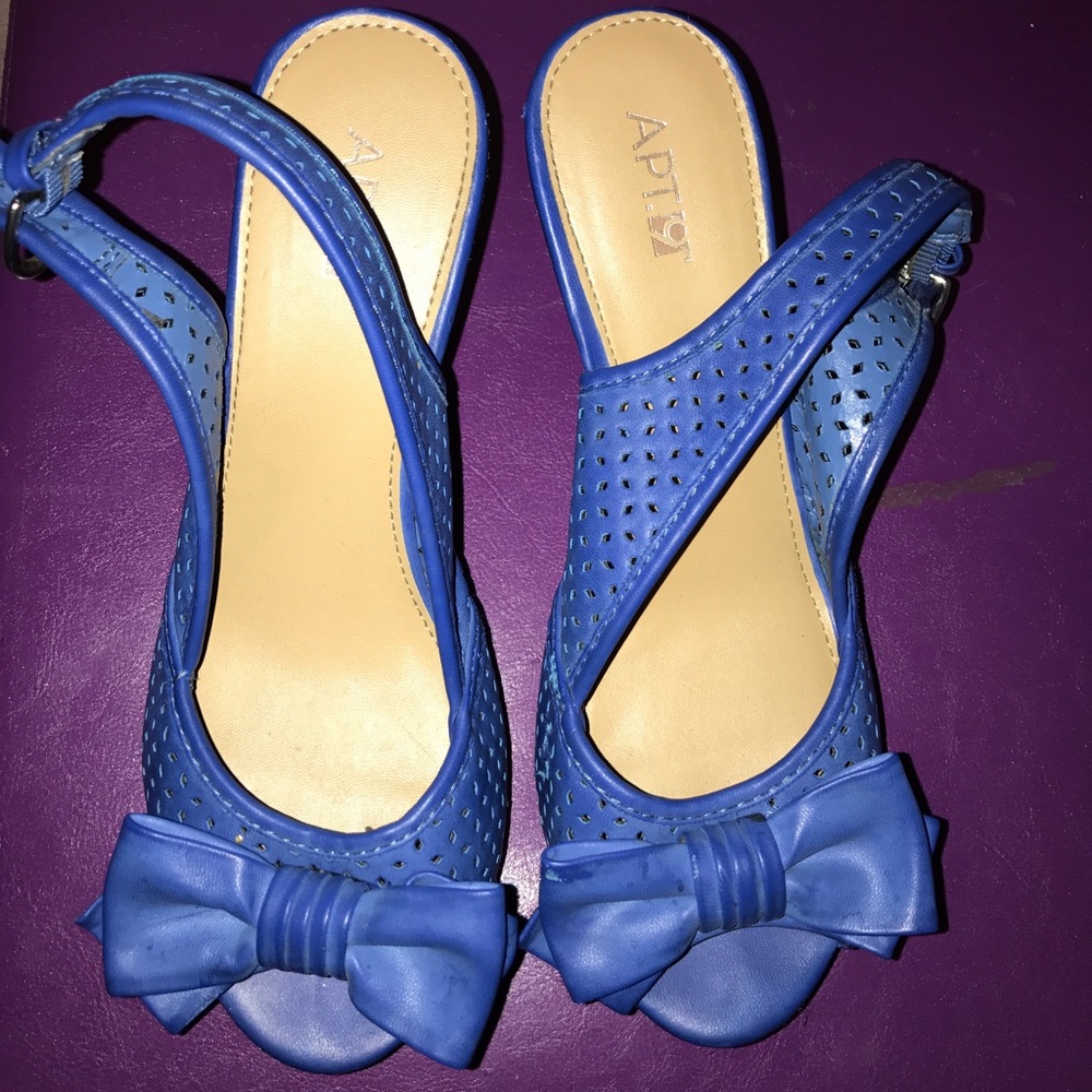 Blue Wedges