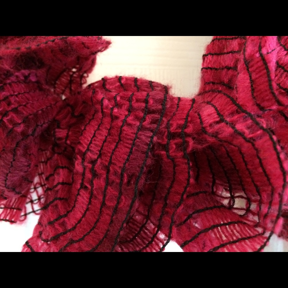 Red Ruffled Scarf - Picture 3 of 4