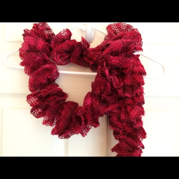 Red Ruffled Scarf - Picture 2 of 4