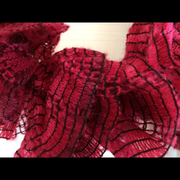 Red Ruffled Scarf - Picture 3 of 4