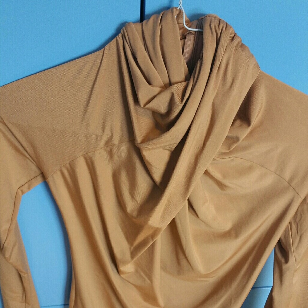 H&M bodysuit top!!!!!! Very beautiful on!!!!
