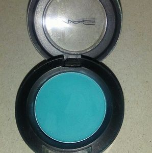 MAC Eyeshadow "Jewel Blue"